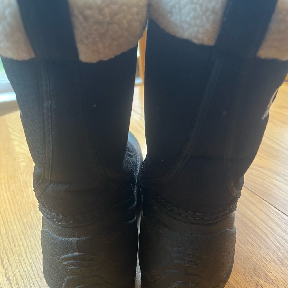 SOREL Women's Black Winter Lace-Up Insulated Boots - Picture 6 of 6